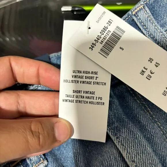 NEW Hollister Ultra High Rise‎ 2" Cut-Off Vintage Short 5  Stretch Ripped Denim - Picture 7 of 8